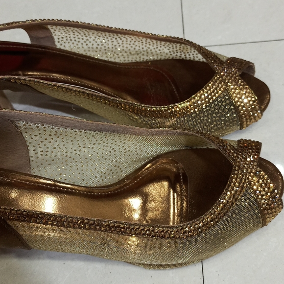 Copper net embellished Heels - Picture 7 of 7